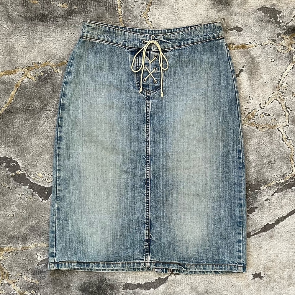 Rare vintage Promod euro y2k light-wash lace up denim midi skirt 🩵